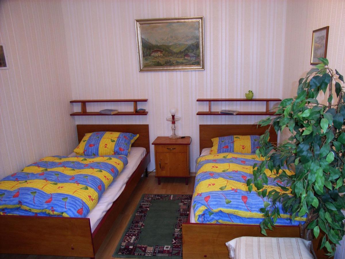 Haus Saskia Wutha-Farnroda Buitenkant foto